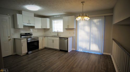 6099 Katherine Rd, Rex GA 30273-1119 exterior