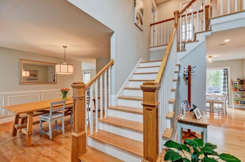 3 Bog Rd, New London, NH 03257-6001