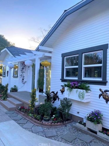 1020 Hickory St, Santa Ana CA  92701-6004 exterior