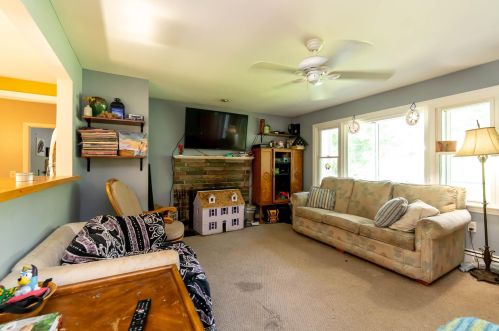 488 Newington Rd, Portsmouth, NH 03801-2730