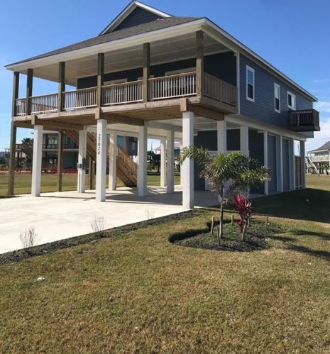 25024 Sausalito Dr, Galveston, TX 77554-6906