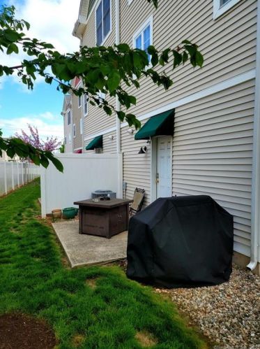 55 Columbus Blvd, Southington CT  06489-4543 exterior