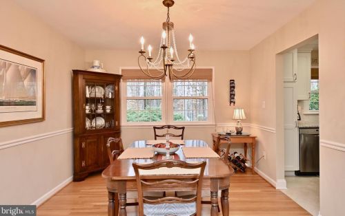 7724 Carrleigh Pkwy, Springfield VA  22152-1307 exterior