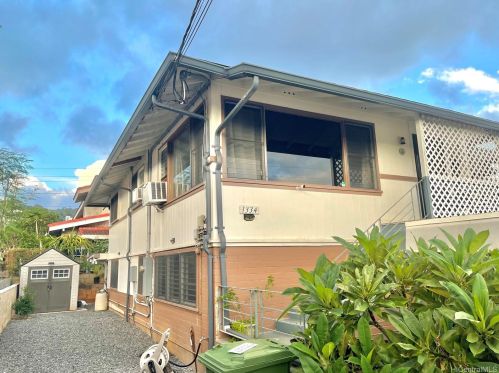 1334 Ahiahi St, Honolulu, HI 96817-1901