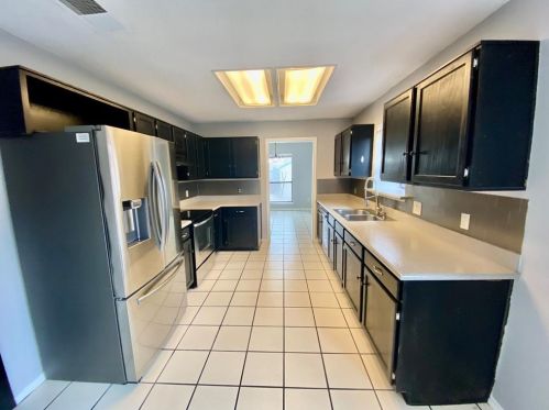 8232 Meadowbrook Dr, Fort Worth TX  76120-5312 exterior