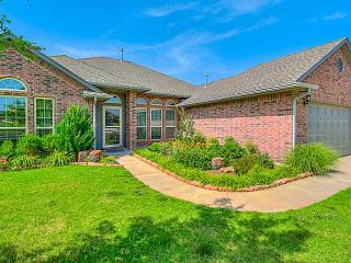 11245 101st St, Yukon, OK 73099-8487