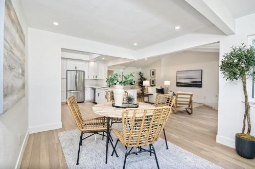 2532 Unicornio St, Carlsbad CA  92009-5327 exterior