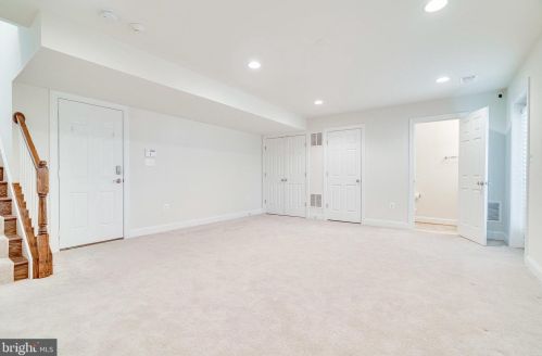 7892 Carbondale Way, Springfield VA  22153 exterior