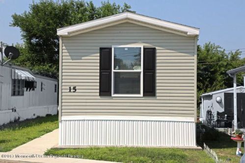 15 Locust Grv, Hazlet, NJ 07730-4139