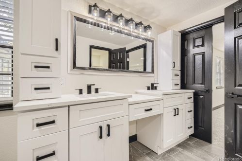 8526 Mineral Cir, Englewood CO 80112-2748 exterior