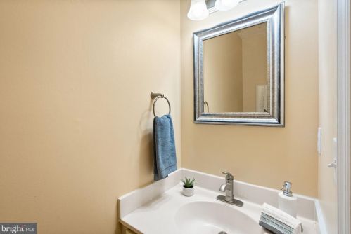 7223 Olde Lantern Way, Springfield VA  22152-3568 exterior