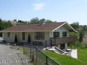 441 Sole Rd, Selah, WA 98942-9236