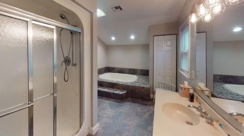 10 Sturgis Rd, Lavallette NJ 08735-2843 exterior