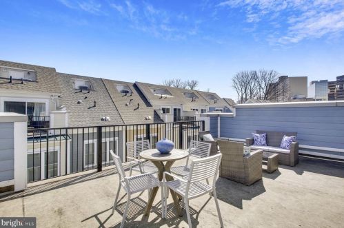 642 Ellsworth Dr, Silver Spring MD 20910-4301 exterior