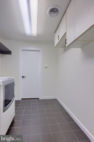 18 Walnut St, Lancaster PA  17602-4924 exterior