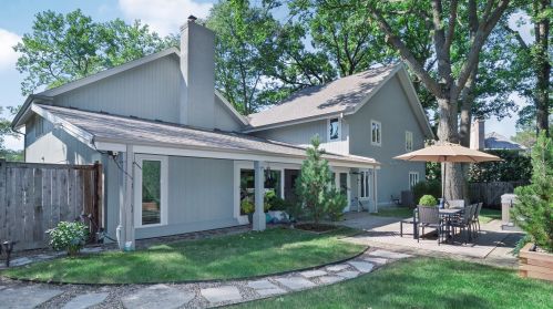 1009 Meadowbrook Ln, Bannockburn IL  60015-3459 exterior