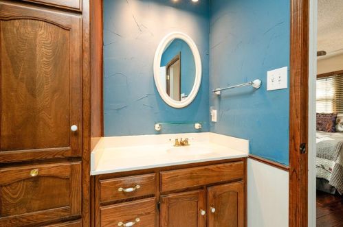 6504 Victoria Ave, Fort Worth TX  76180-8048 exterior