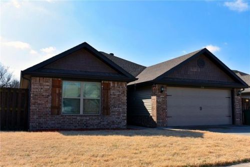 1116 Cunningham Ave, Rogers, AR 72758-8446