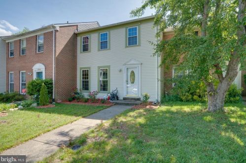 12804 Tumbling Brook Ln, Woodbridge, VA 22192-2430