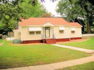 1208 Courtland Dr, Raleigh NC  27604-1339 exterior