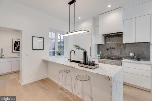 526 24th St, Philadelphia PA  19146-1054 exterior