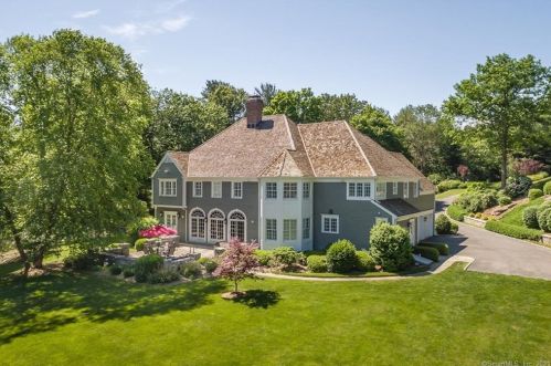 1 Spruce Meadow Ct, Wilton, CT 06897-1700