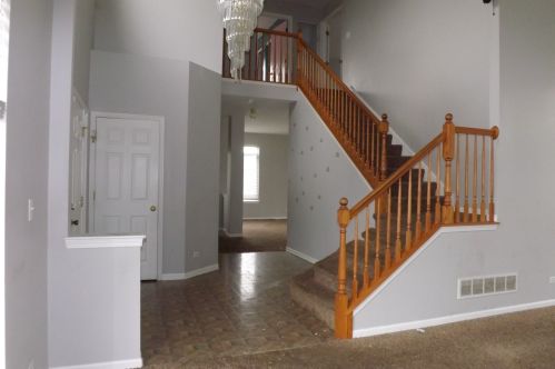 6605 Bridle Path Dr, Matteson, IL 60443-3339