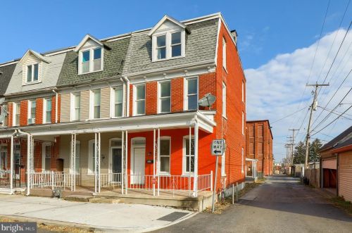 715 Manchester St, York, PA 17404-2817