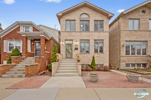 2928 Lowe Ave, Chicago, IL 60616-3033