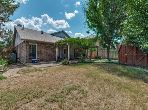 9037 Tyne Trl, Fort Worth TX  76118-7566 exterior