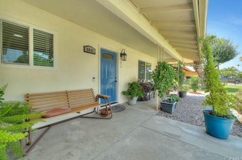 4046 Columbia Ave, Riverside CA  92501-1526 exterior