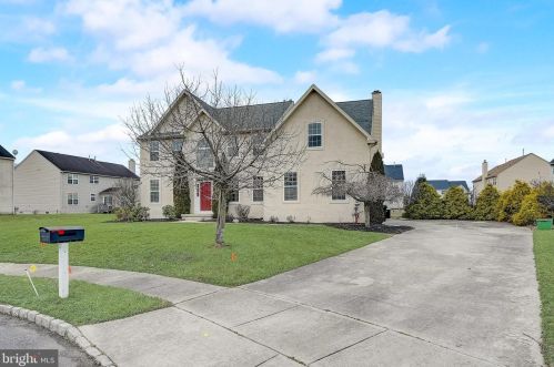 4 Turtle Hollow Ct, Erial, NJ 08081-5679