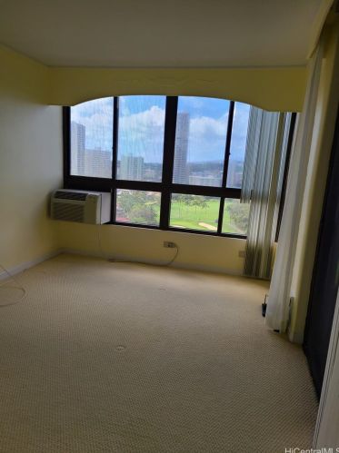 5333 Likini St, Honolulu HI  96818-1762 exterior