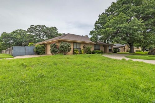 5012 South Dr, Fort Worth, TX 76132-1617