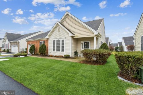 39 Mockingbird Dr, Trenton NJ  08690-3565 exterior