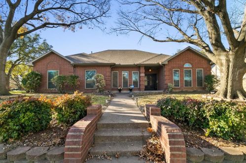 1404 Shannon Pl, Carrollton, TX 75006-1515