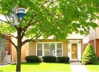 7141 Summerdale Ave, Chicago, IL 60656-1944