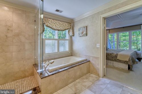 14 Stratford Garden Ct, Silver Spring MD 20904-1560 exterior