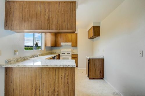 3912 Daisy Pl, Oceanside, CA 92056-4008