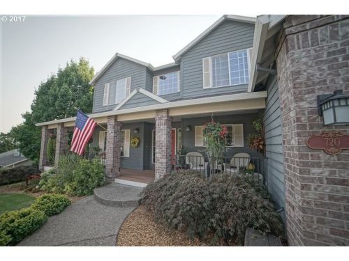 720 Carmen Heights Dr, Dundee, OR 97115-9750