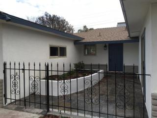 4444 Buckingham Way, Fresno, CA 93726-4610