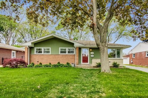 702 Wille St, Mount Prospect, IL 60056-2022