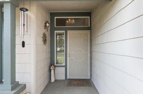 1848 Meadow Glen Dr, Livermore, CA 94551-8736