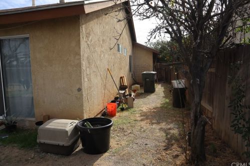 10741 Collett Ave, Riverside CA  92505-2943 exterior