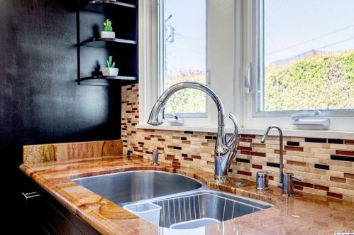 1151 Cedar St, Glendale CA  91207-1728 exterior