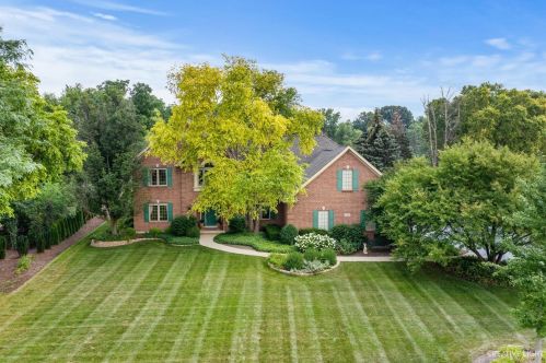 713 Jamestowne Rd, Barrington Hills, IL 60118
