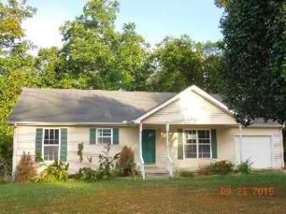 425 Station Dr, Waverly, TN 37185-1895