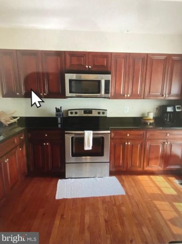 9881 High Water Ct, Springfield VA  22015-1821 exterior