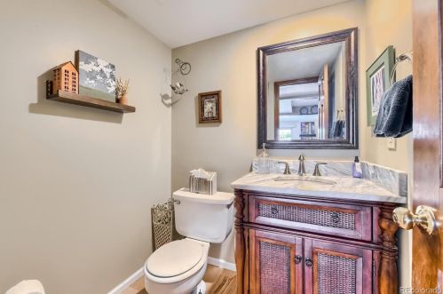 8023 Niagara Way, Englewood CO 80112-3112 exterior