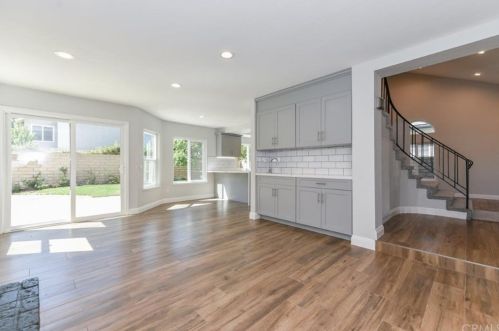 8 Henry, Irvine CA  92620-3256 exterior